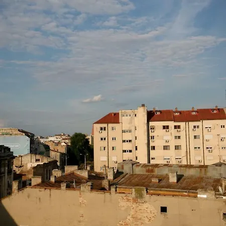 Апартаменти Bright Studio Near The Old Town *