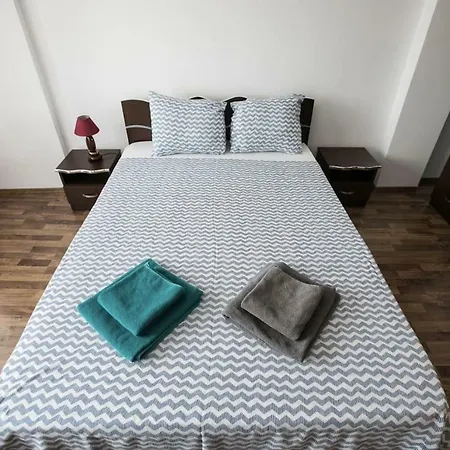 Bright Studio Near The Old Town Апартаменти *