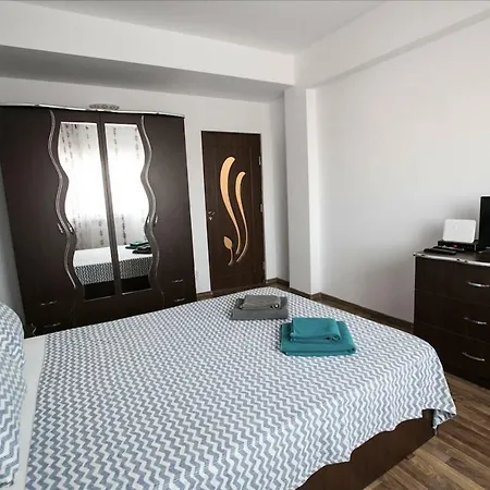 Bright Studio Near The Old Town Апартаменти Бухарест