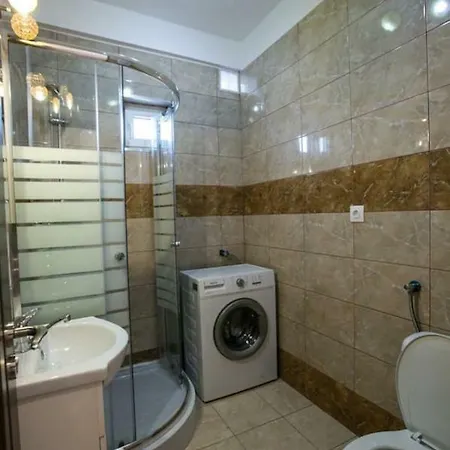 Bright Studio Near The Old Town Апартаменти Бухарест